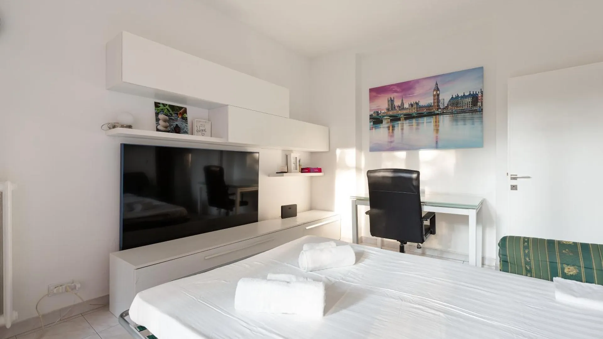 Corvetto M3 - Bright Apt. With Balcony! Mediolan