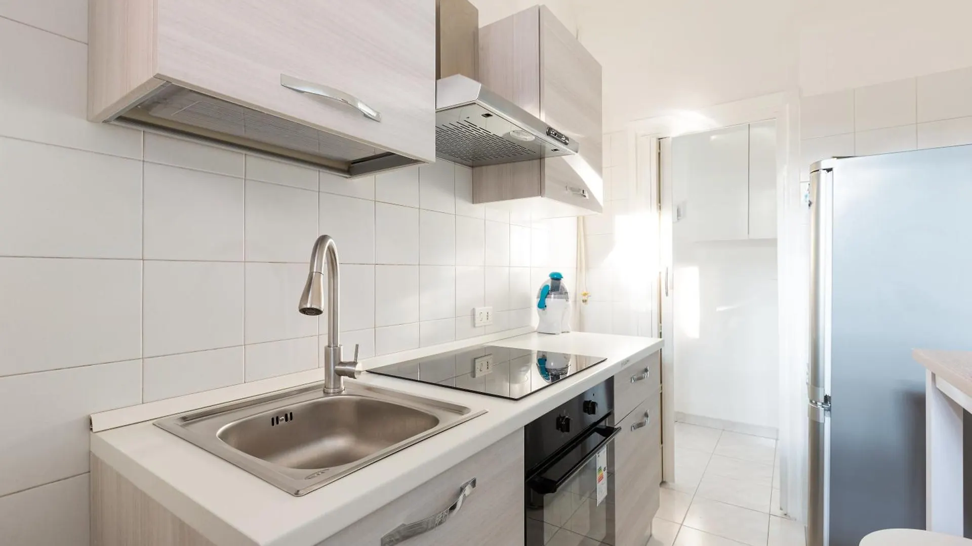 Corvetto M3 - Bright Apt. With Balcony! Mediolan 0*,  Włochy